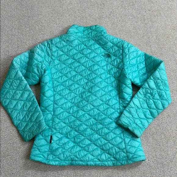 The North Face Aqua Thermoball Quilted Jacket - Picture 2 of 6